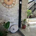 بيت ضيافة Nisurla أورلا