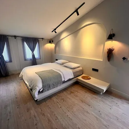 Nisurla Πανσιόν